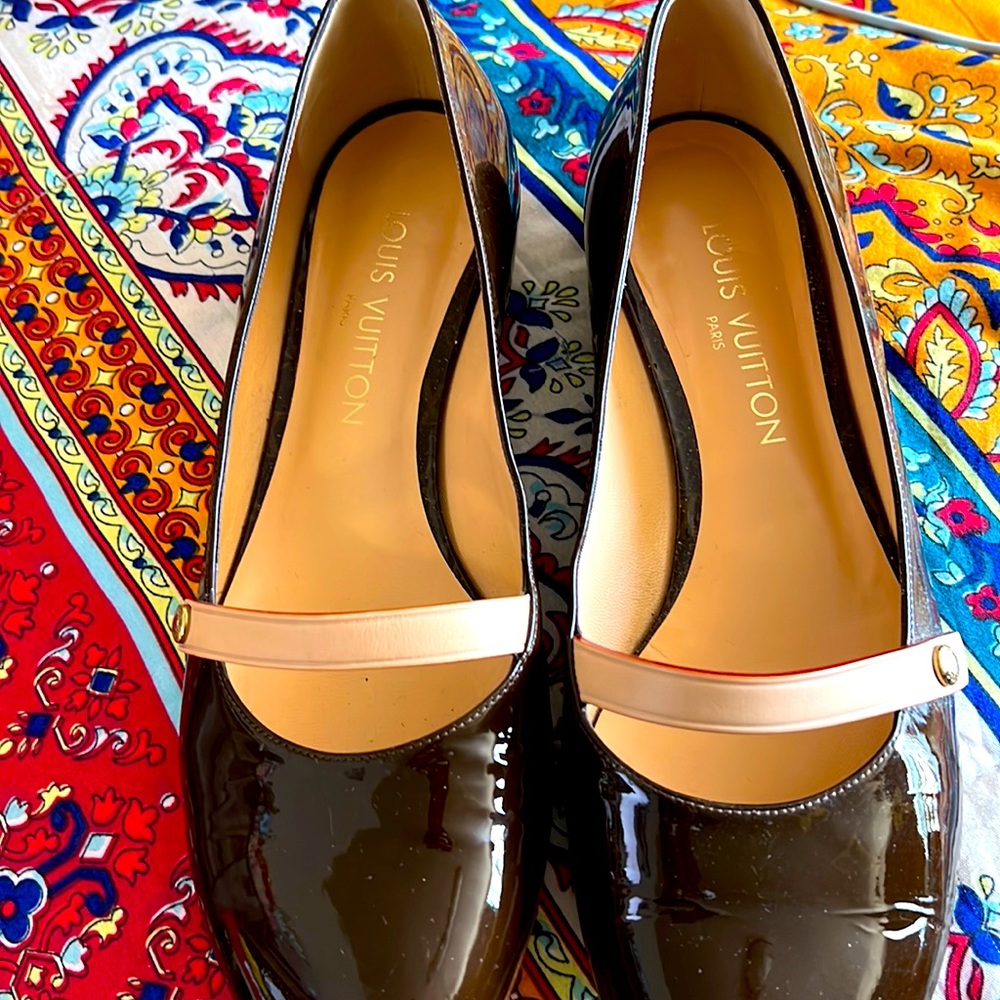 Nice Louis Vuitton baby doll shoes